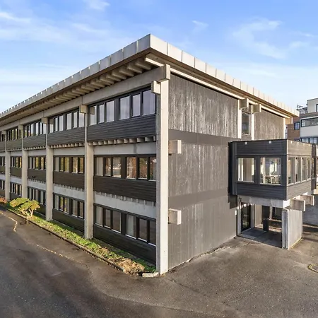 Brevik Hybelhotell מלון דירות